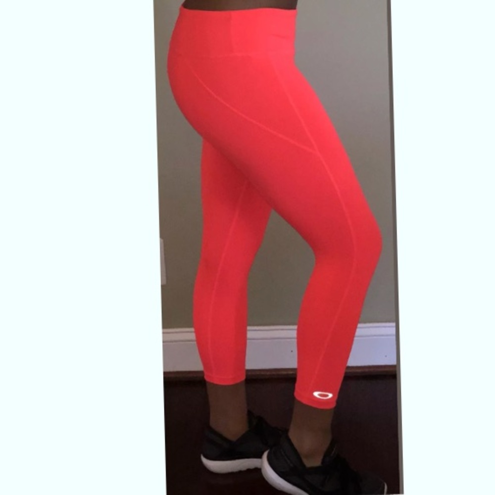 Oakley O Hydrolix Active Capri Tight Coral